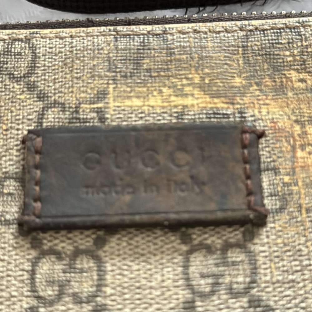 Authentic Gucci crossbody bag. Great for project pieces. - Picture 8 of 9